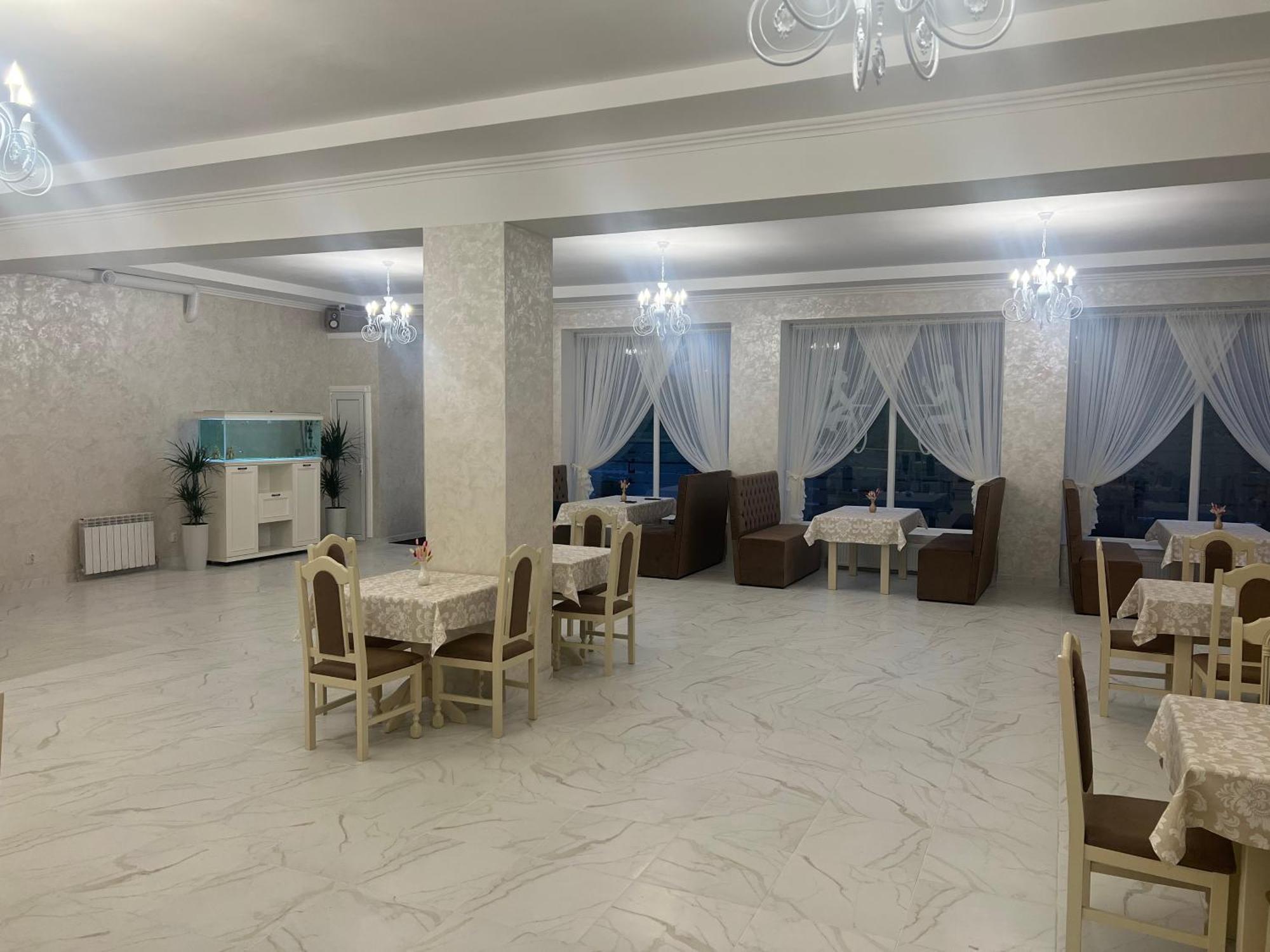 Grand Hotel Mohyliv-Podilskyi Zewnętrze zdjęcie